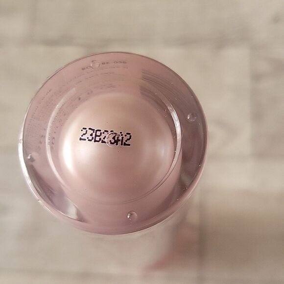 Rodial Pink Diamond Instant Lifting Serum - Picture 4 of 5